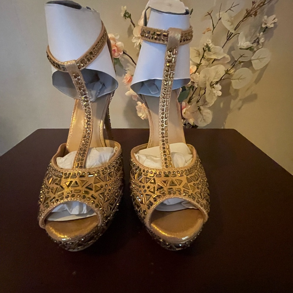 Thalia Sodi Gold Glitter Peep-Toe Heels